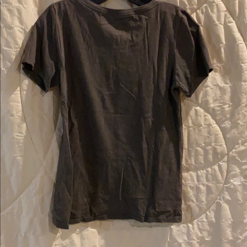 t-shirt - Picture 2 of 3
